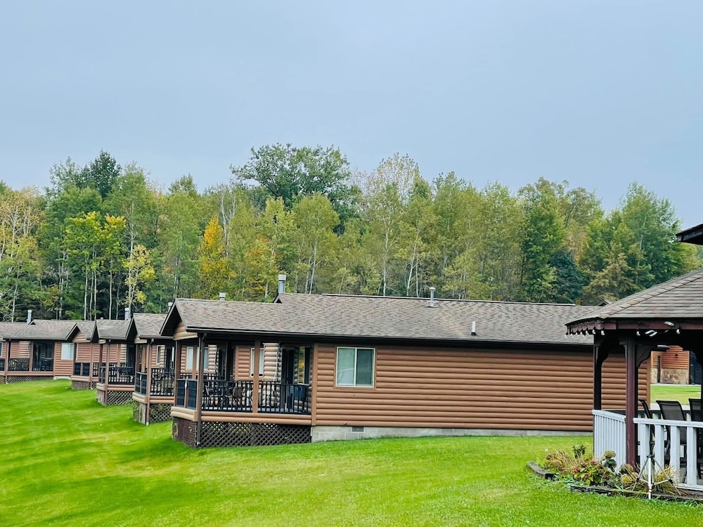 Lost Arrow Resort