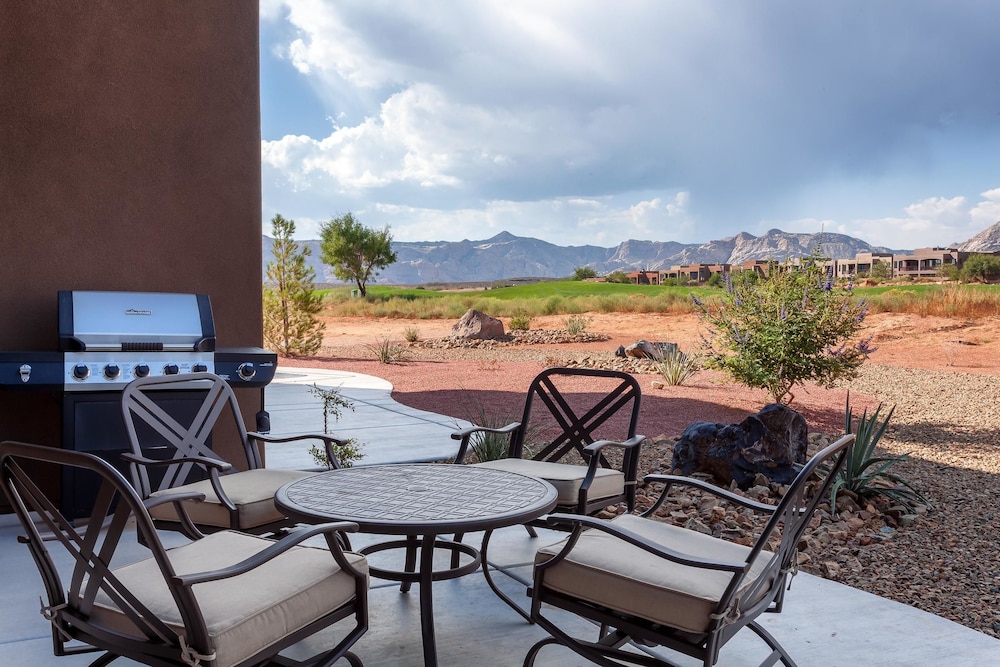 Your Escape at the Ledges