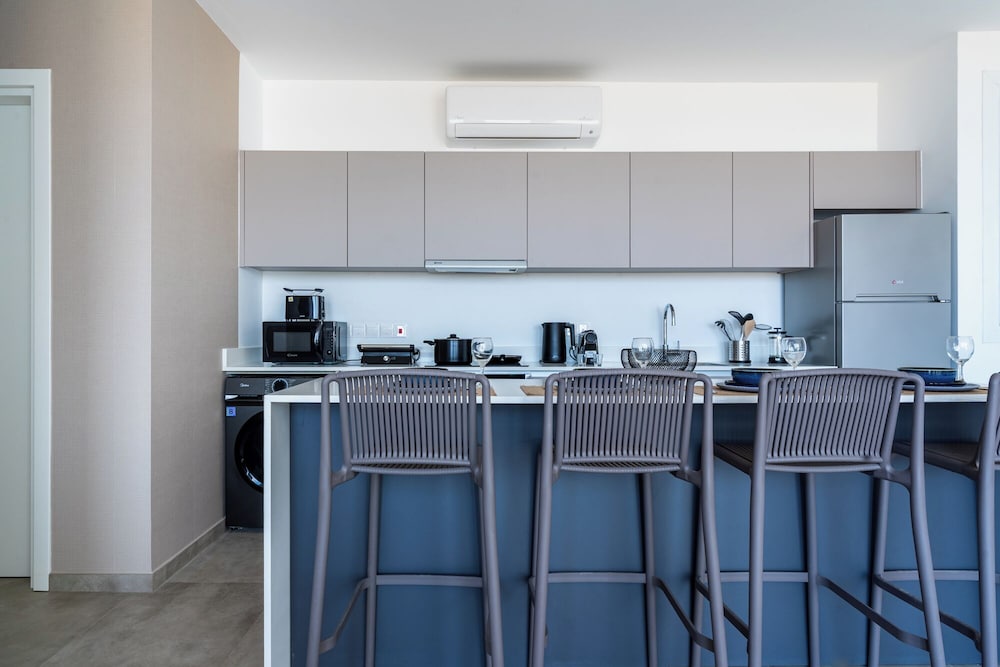 Blu Horizon - Stylish Living with Pool & Balconies in Protaras