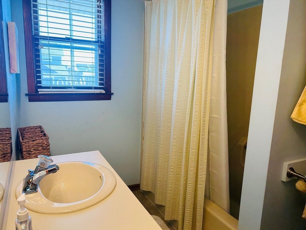 Dry Dock - 4 Br Home