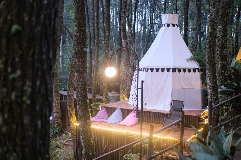 Regan Luxcamp by Digihub Hospitality
