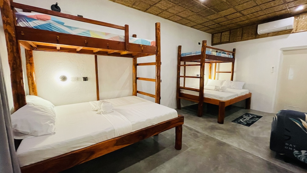 Footprints Beach Resort 16