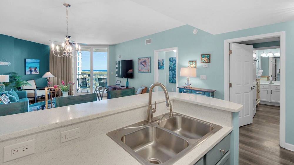 Palms Resort 2813: 2br, Pools, Courts, Gulf Views & Minutes to Beach!