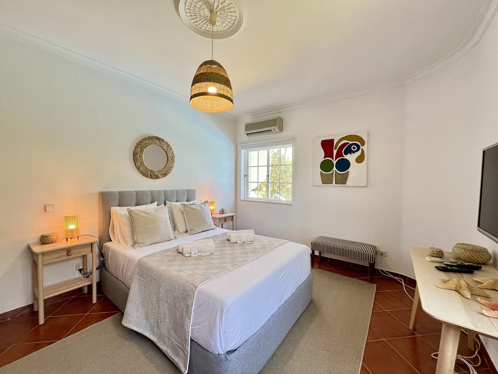 Vilamoura White House Villa by Homing