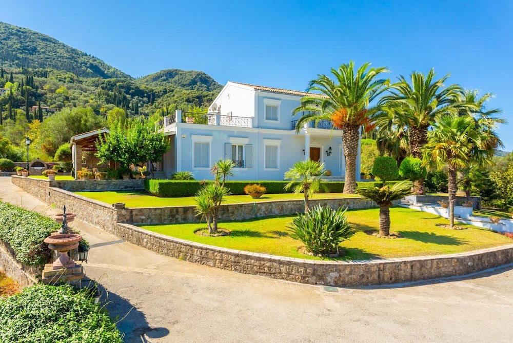 Villa Golden Tiara Large Private Pool A C Wifi