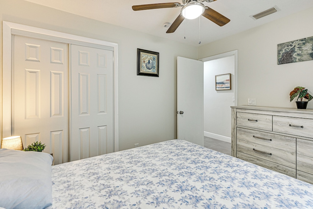 Pet-friendly Home w/ Lanais, Near Dtwn Tampa!