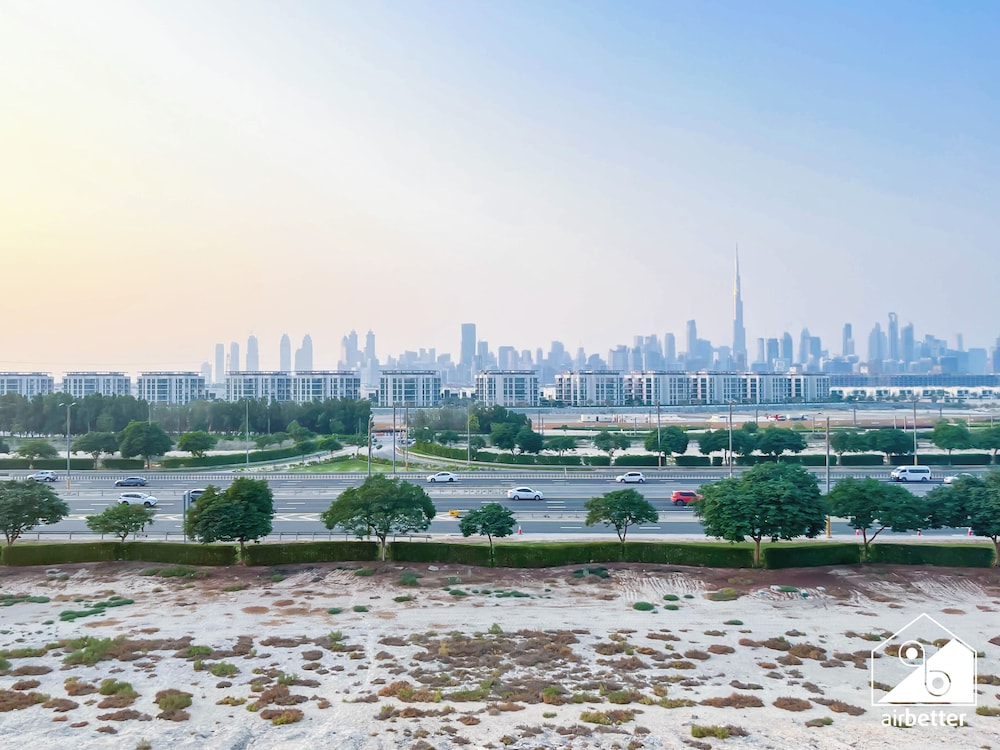Luxury 1BR w/ Balcony & Burj Khalifa View