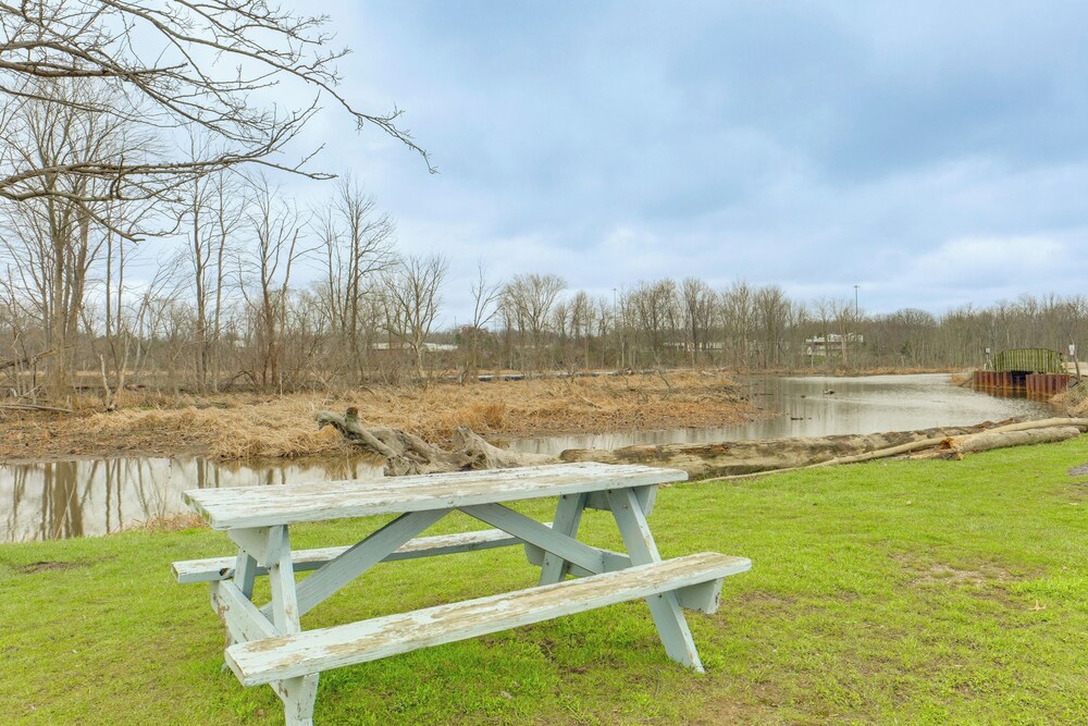 Walk to Marina: Home w/ Hot Tub in Mentor!