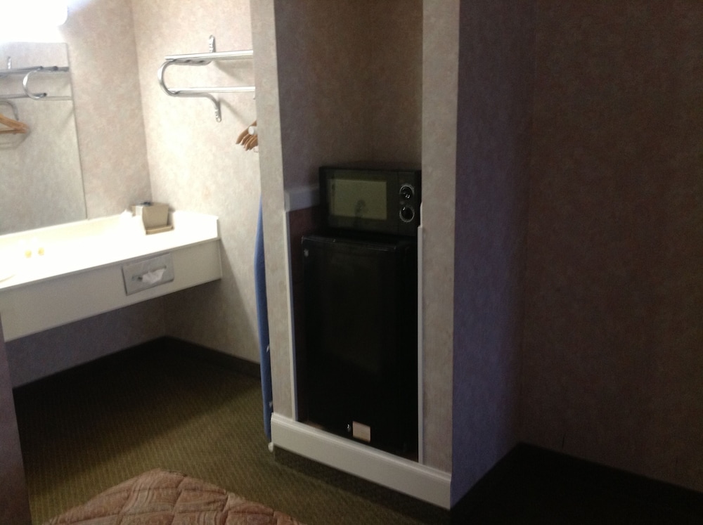 Colonial Inn & Suites /Airport/Graceland, photo 33