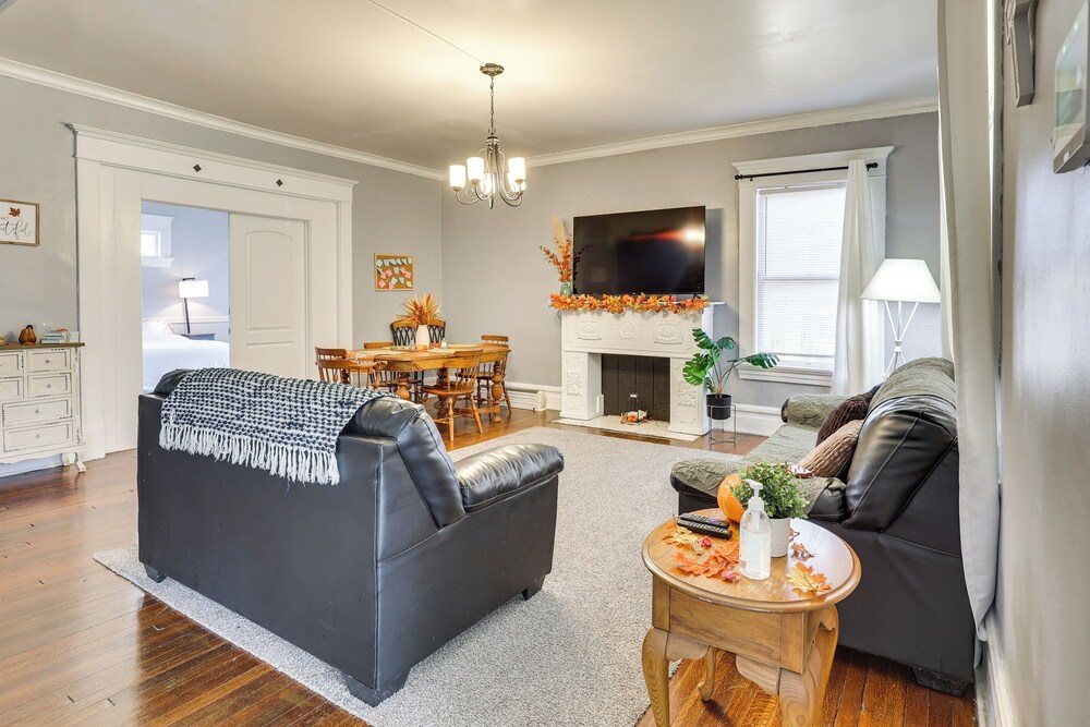 < 1 Mi to Youngstown State: Historic Home w/ Porch