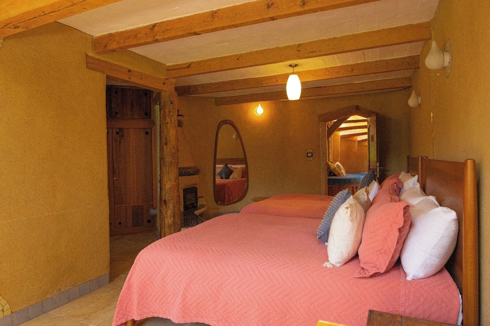 EL EQUIMITE HOTEL BOUTIQUE