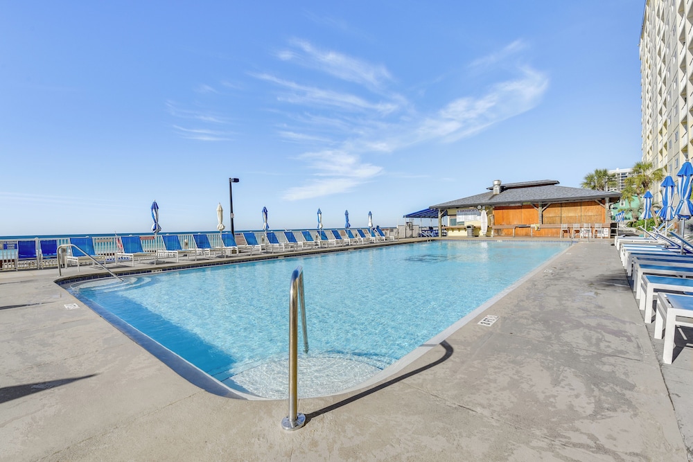 Regency Towers PCB Condo: Beach Access & 2 Pools