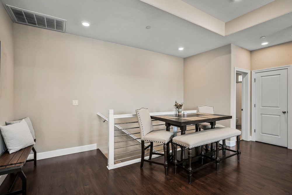 Reno Vacations - Marketing in Reno With 2 Bedrooms and 2 Bathrooms - Property Image 8