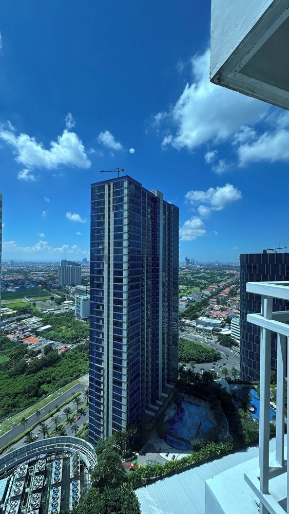 Pleasant and Restful Studio at Orchard Supermall Mansion Apartment