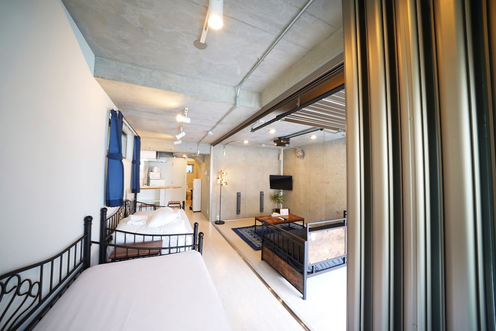 Laffitte Hirai Condominium Hotel