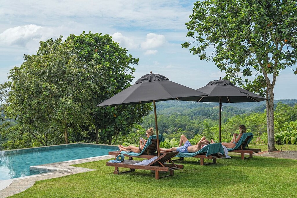 Heavensa Villas and Suites by The Clarks