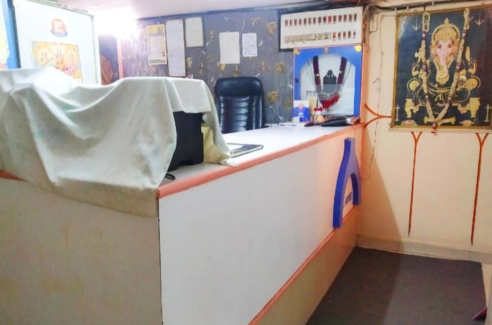Lobby & Reception