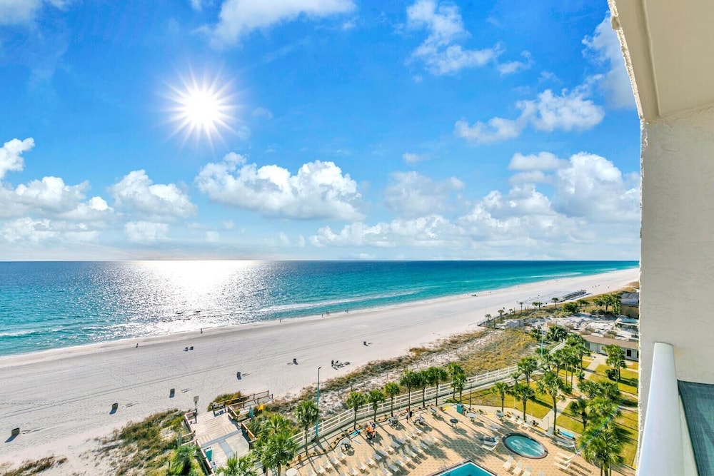 The Summit 1019-toes in the Sand