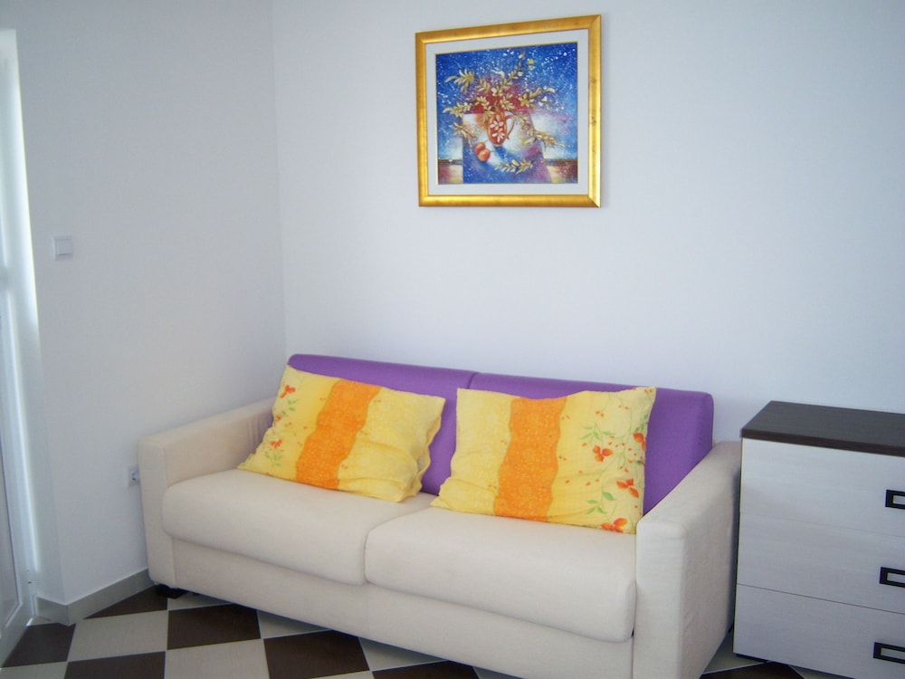 Apartments Tomi