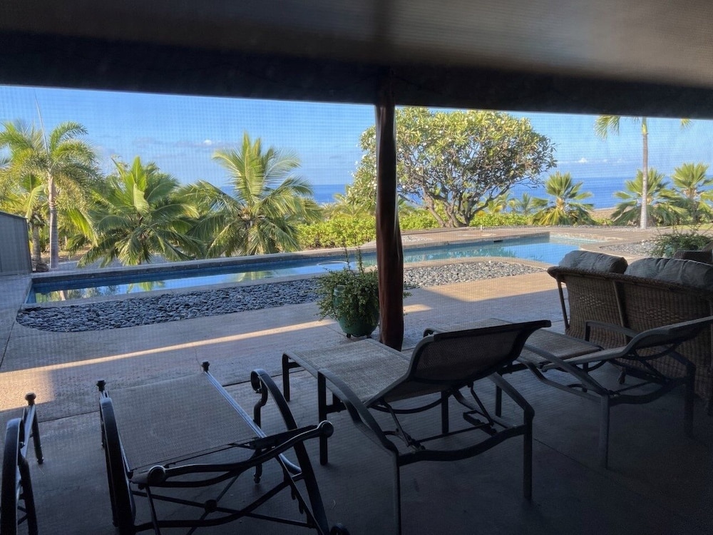 Kohala Estate Home 3 Bedroom Estate by RedAwning