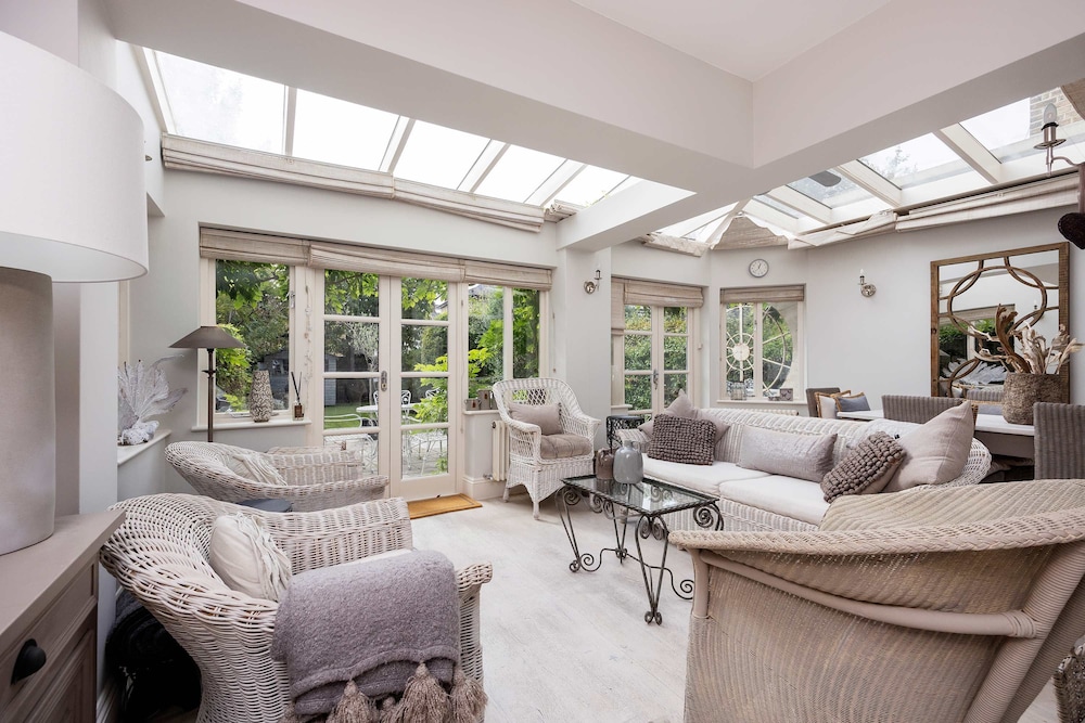 London Vacations - Richmond Garden Serenity - Property Image 4