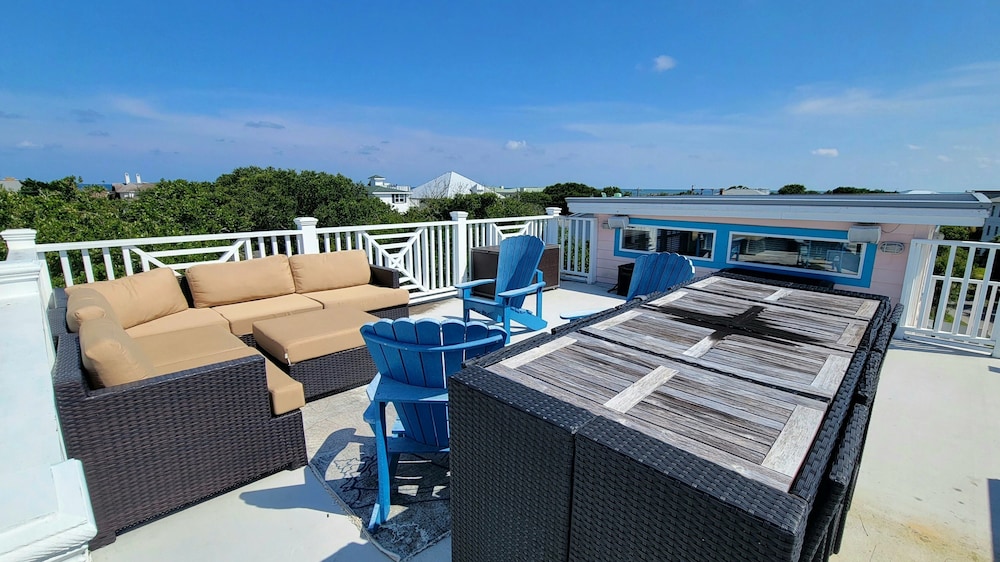 Thirst N' Howl by Tybee Vacation Rentals