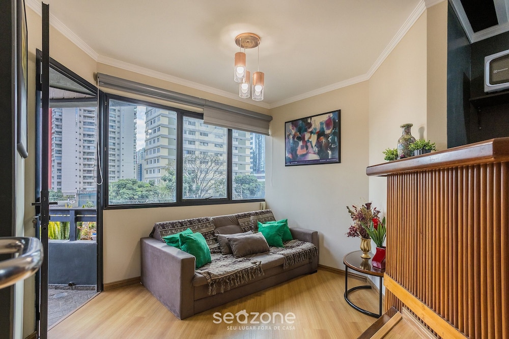 Apt With Balcony, Near Shopping Morumbi PPE0302