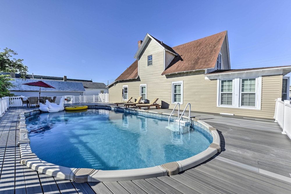 Wildwood Vacations - Charming Wildwood Hideaway w/ Private Pool  Deck! - Property Image 1