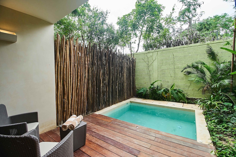 Modern Jungle Hideaway With Private Pool