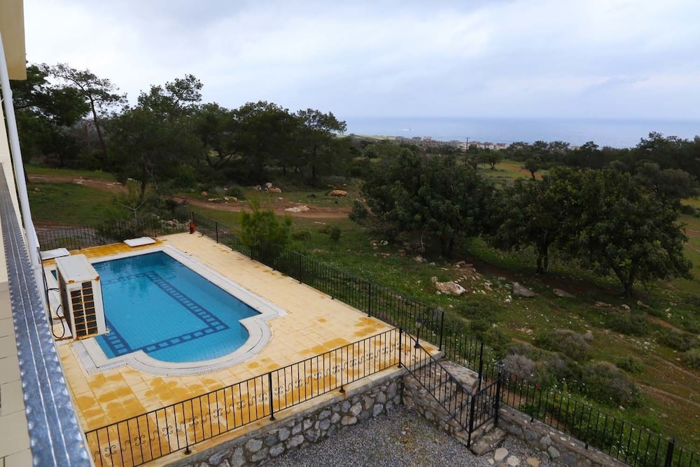 Villa Verde by Amy Villas