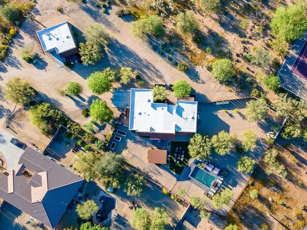Lone Mountain Casita 1 Bedroom Home by RedAwning