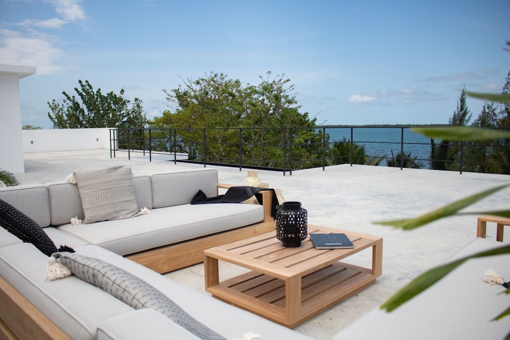 Balam Beach Villa - Modern 4bed Oceanfront w Pool