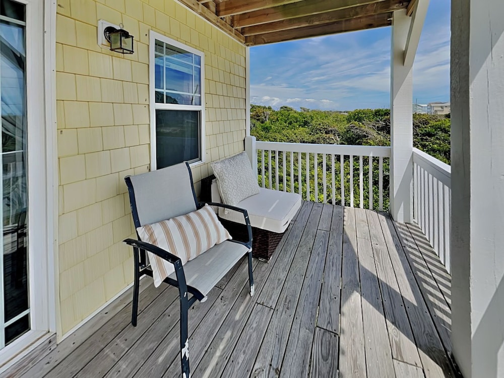 Lovin' Lowe Tide by Topsail Realty
