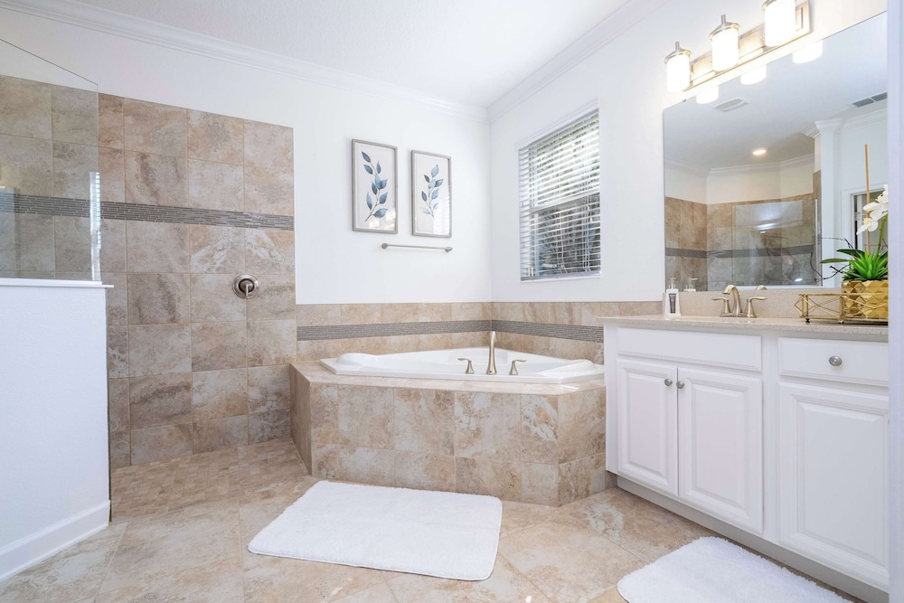 Luxurious 4Bd Villa Private Pool @ Champions Gate Resort 9021