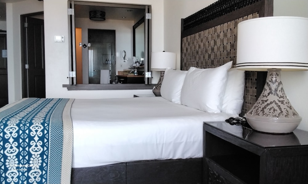 Ocean view beach suite