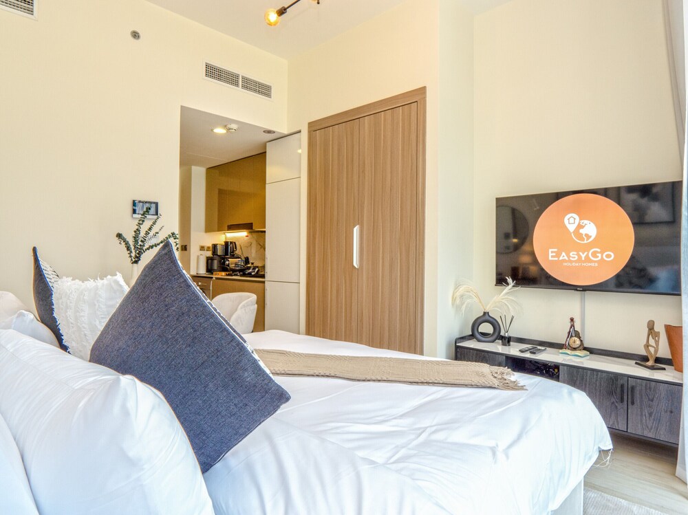 Easygo-spacious Luxury STU Azizi Rivra16