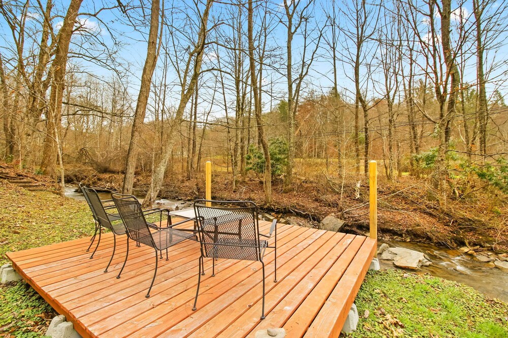 'the Nuthouse on Squirrel Creek': Ski, Hike & Fish