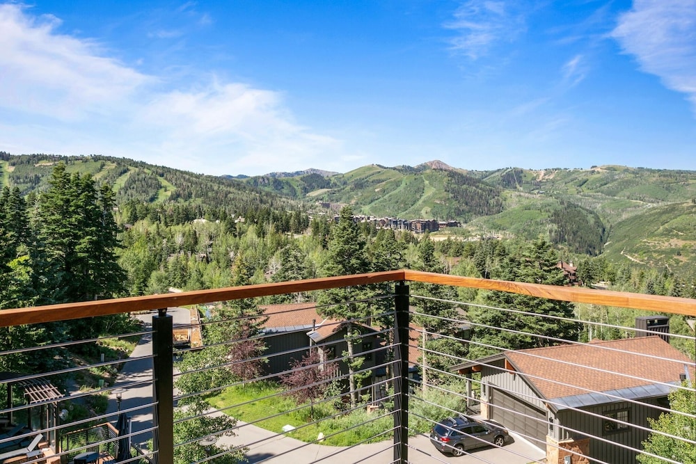 Stag Lodge at Deer Valley Resort - Four Bedroom Residence with Loft and Spa #29 4 Condo