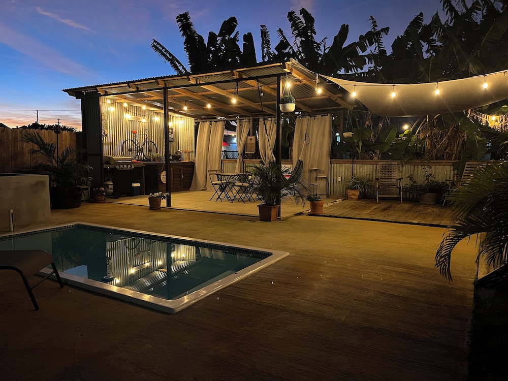 El Camper with private pool