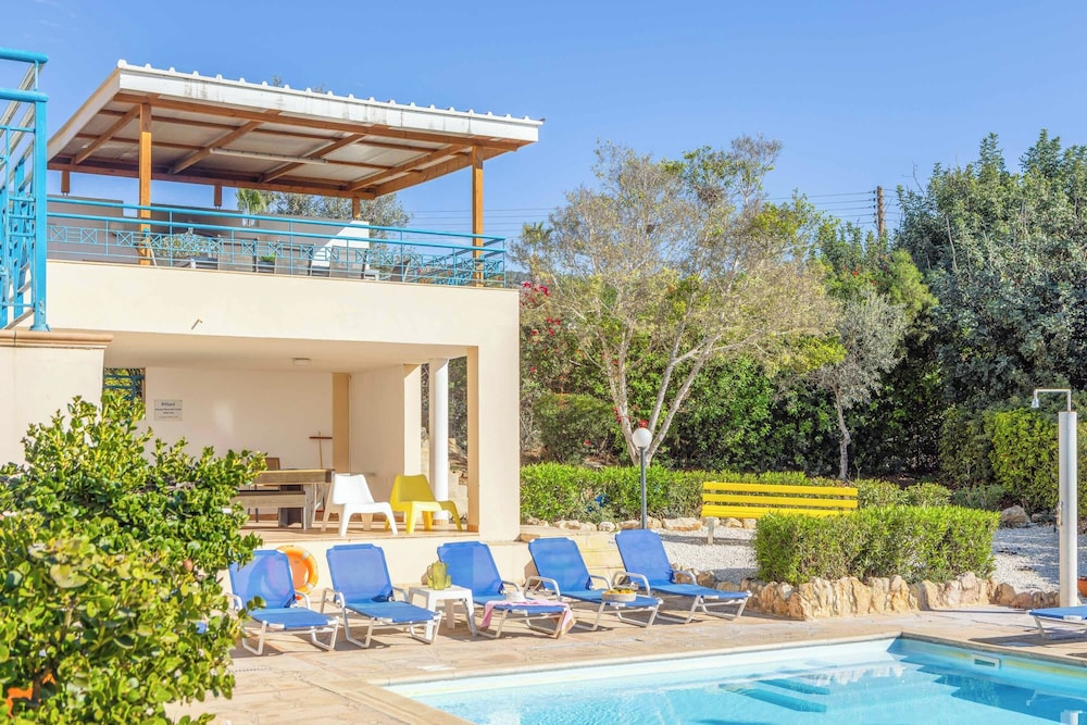 Apollon Zeus Villa