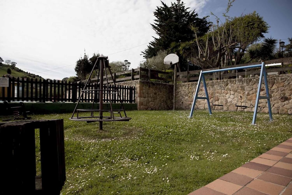 Apartamentos La Gloria view 2