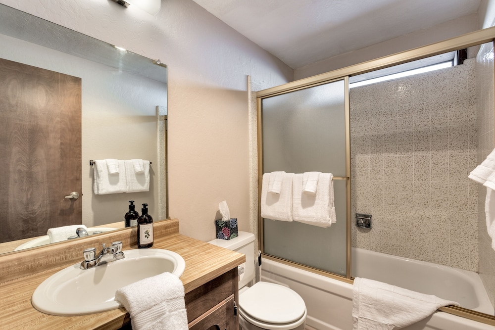 Snowflake Chalet 2 Bedroom Condo