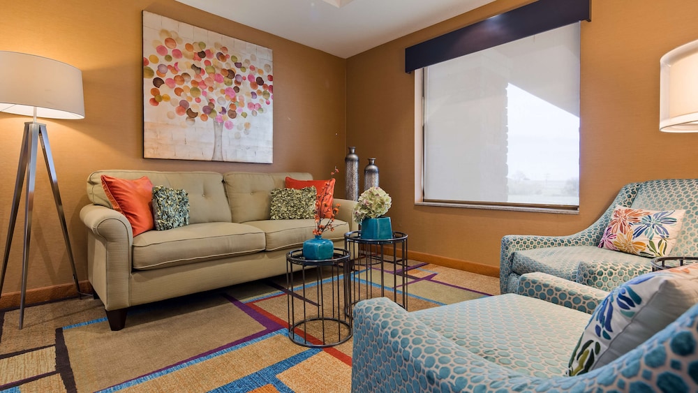 Best Western Plus Hiawatha Hotel