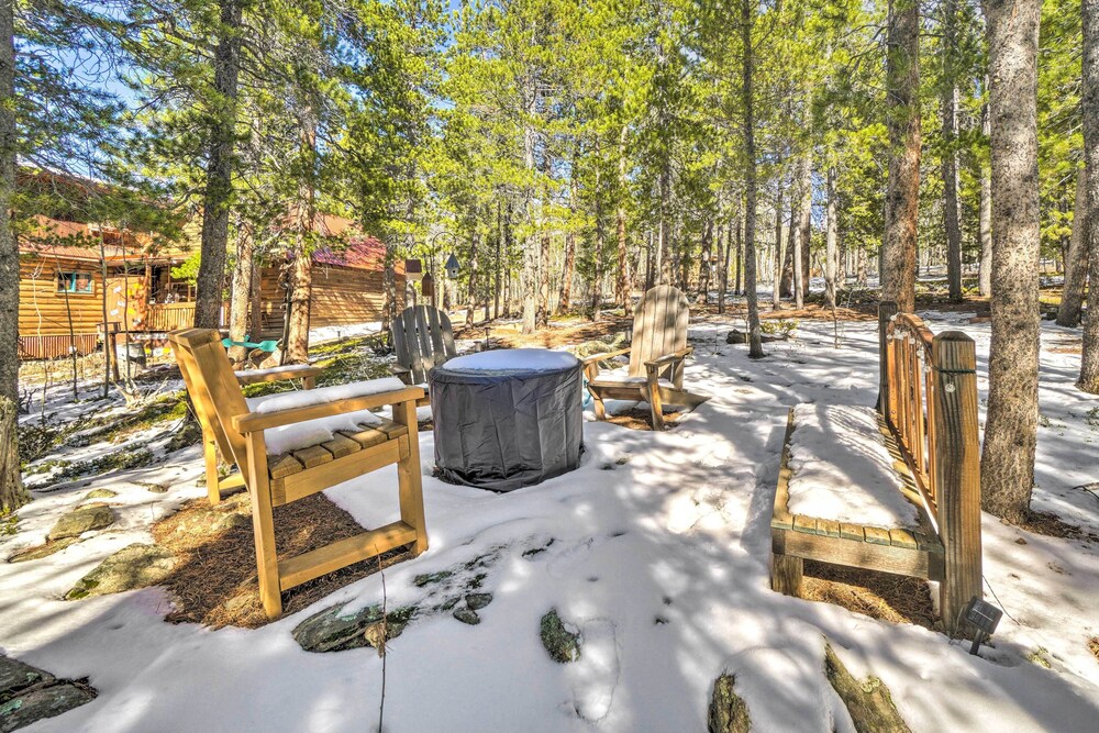 Deck, Fire Pit & Grill: Log Cabin in Black Hawk view 4