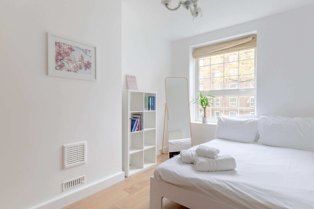 Central & Stylish 1BD Flat - 8mins to Greenwich!