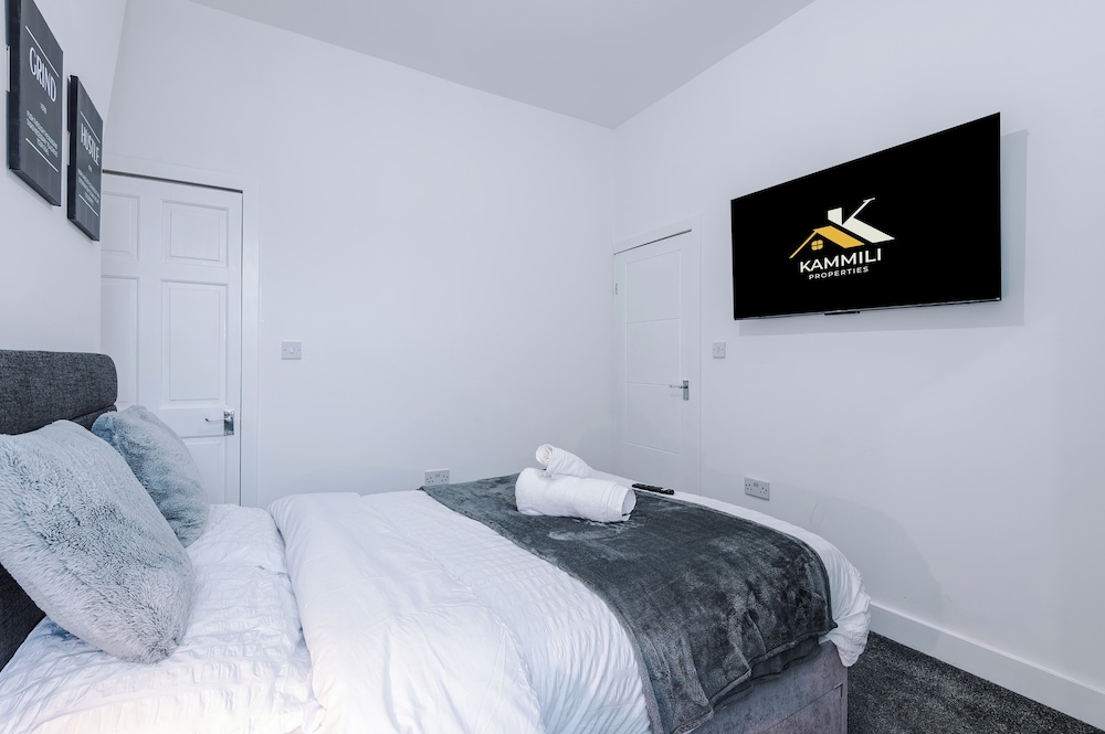 Cosy 2 bed house - 15 minutes from City