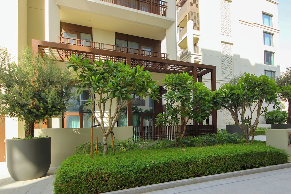 Breeze Residence-Brand New Furnished 2BR