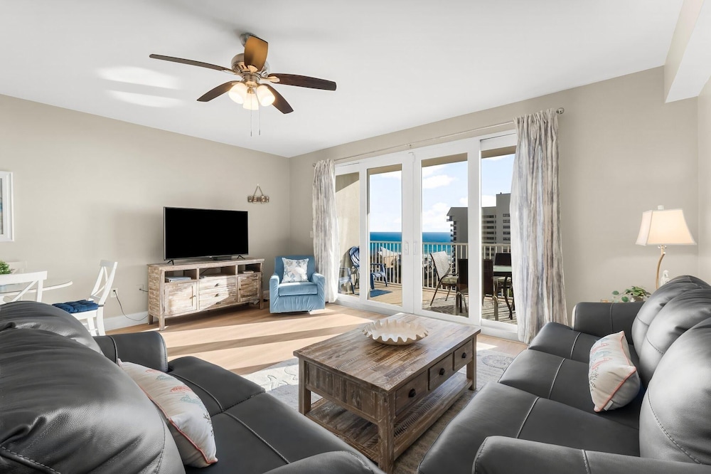 Laketown Wharf 713- Our Lil Sea-cret