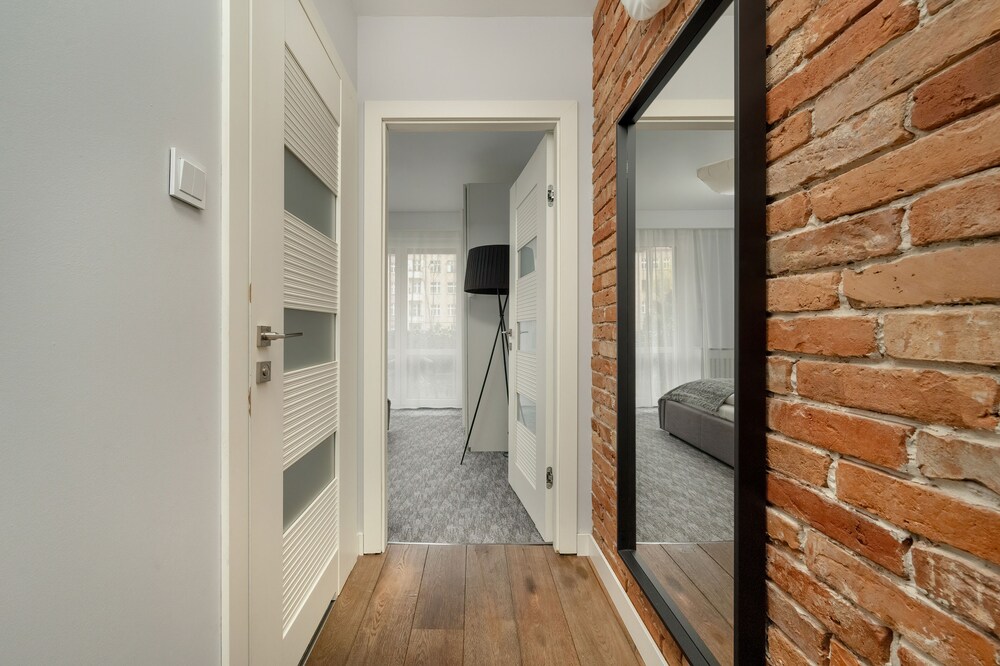 Modern Apartment Terrace by Renters