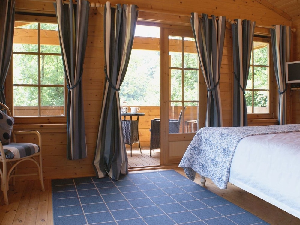Valley Lodge